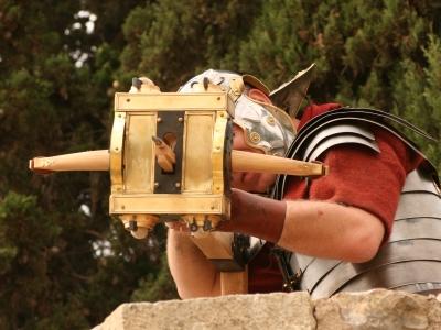 Reconstructed roman manuballista in action | © I. Roemercohorte Opladen e.V.