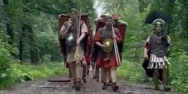 Römische Legionäre auf dem Marsch unter dem Kommando eines Centurio | © I. Roemercohorte Opladen e.V.