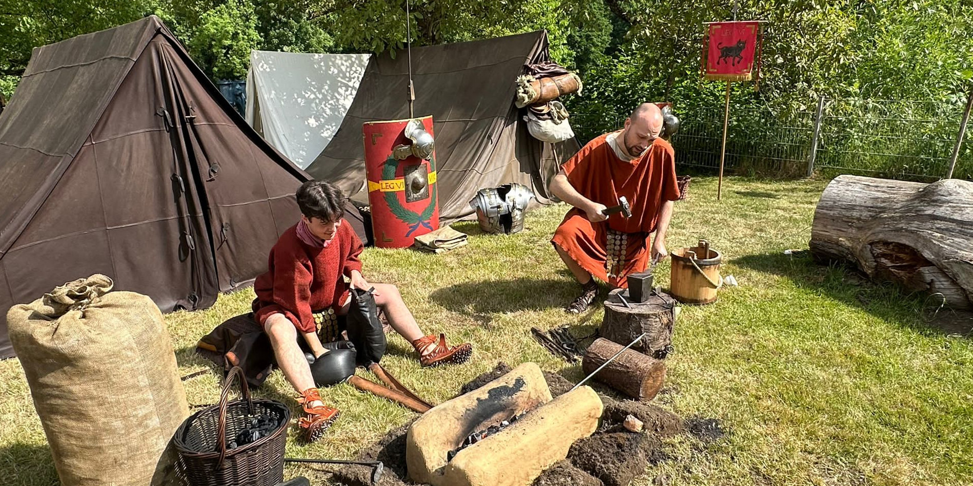 Roman legionaries at the field forge | © I. Roemercohorte Opladen e.V.